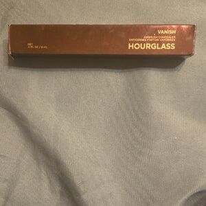 Hourglass Vanish Concealer in Shade Fawn Vanish